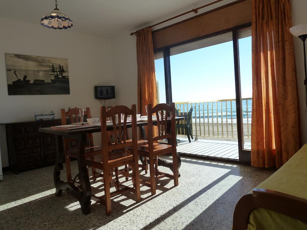 Villa Service - Apartamentos Aransol El Vendrell Habitación foto